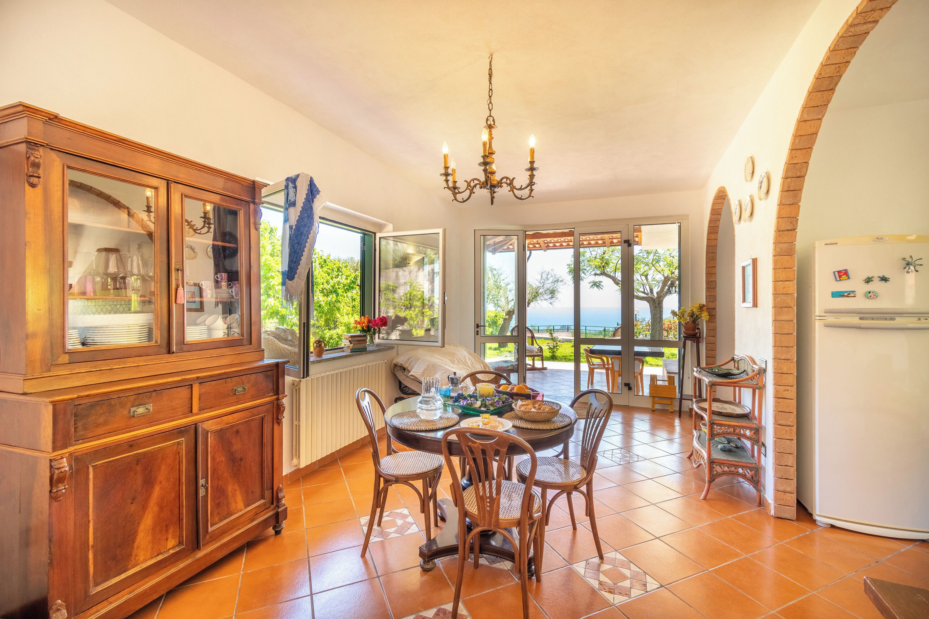 Villa Familiale, plusieurs chambres, 2 salles de bains (Villa Maria Luisa vista mare,) | Restauration