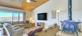 Bullhead City Home w/ Views, Close to Lake Mohave!