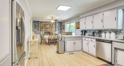 5 Mi to Center Hill Lake: Buffalo Valley Home