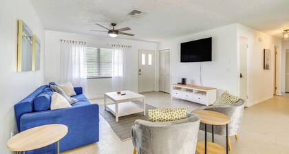 Bright Crystal River Home ~ 2 Mi to State Parks!