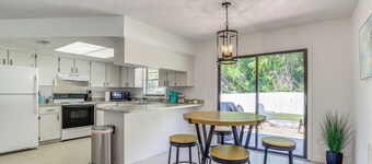 2 Mi to State Parks! Crystal River Home w/ Yard