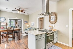House (3 Bedrooms) | Interior - 1/2 Mi to Seawall! Family Home w/ Furnished Patio (Galveston)