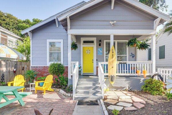 House (3 Bedrooms) | Interior - Half Mi to Galveston Seawall: Home w/ Yard & Grill (Galveston)