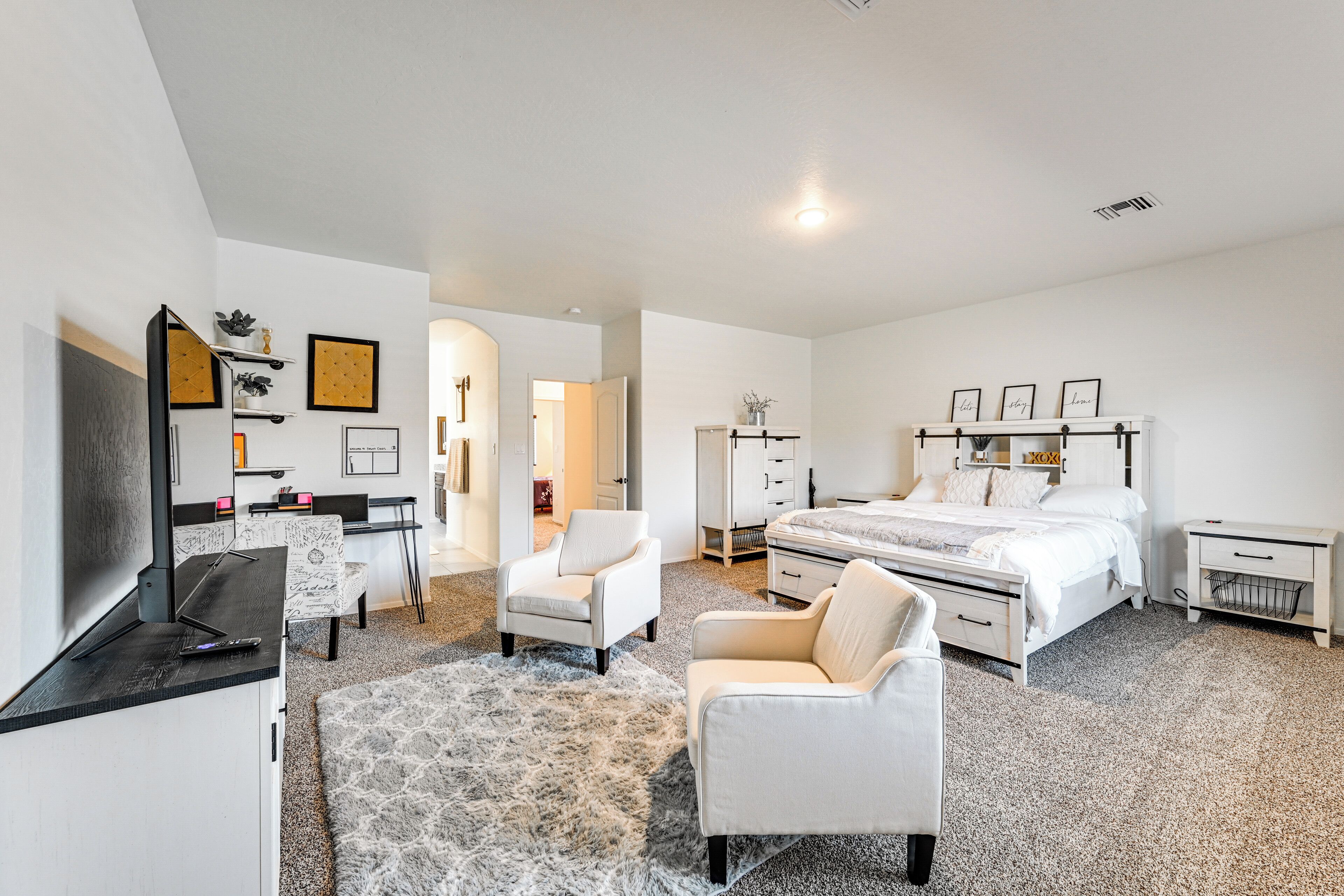 House (4 Bedrooms) | Interior