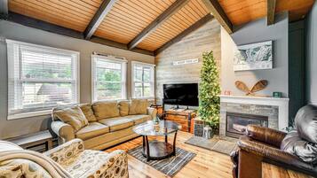 Apartment (3 Bedrooms) | Front of property