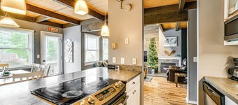 Cortland Townhome - Walk to Greek Peak Mtn Resort!