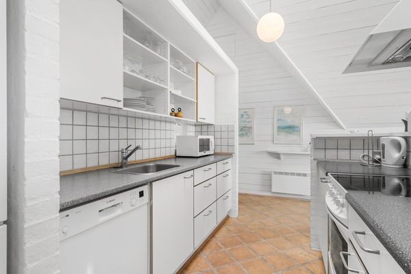 Køleskab, ovn, kogeplade, opvaskemaskine