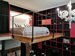 1 Schlafzimmer, Zimmersafe, Schreibtisch, Bügeleisen/Bügelbrett