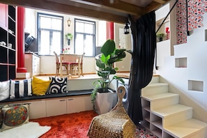 Interior - Lian's Cozy Cottage next to ShaanXi S. Rd Subway STA nestled in Mid. Huaihai Rd. (Shanghai)