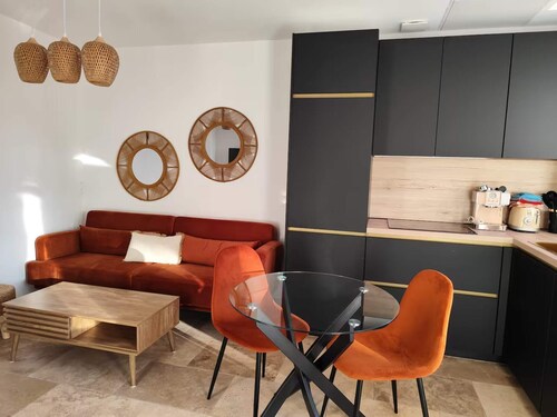 RIVIERE neuf en rez de chaussée