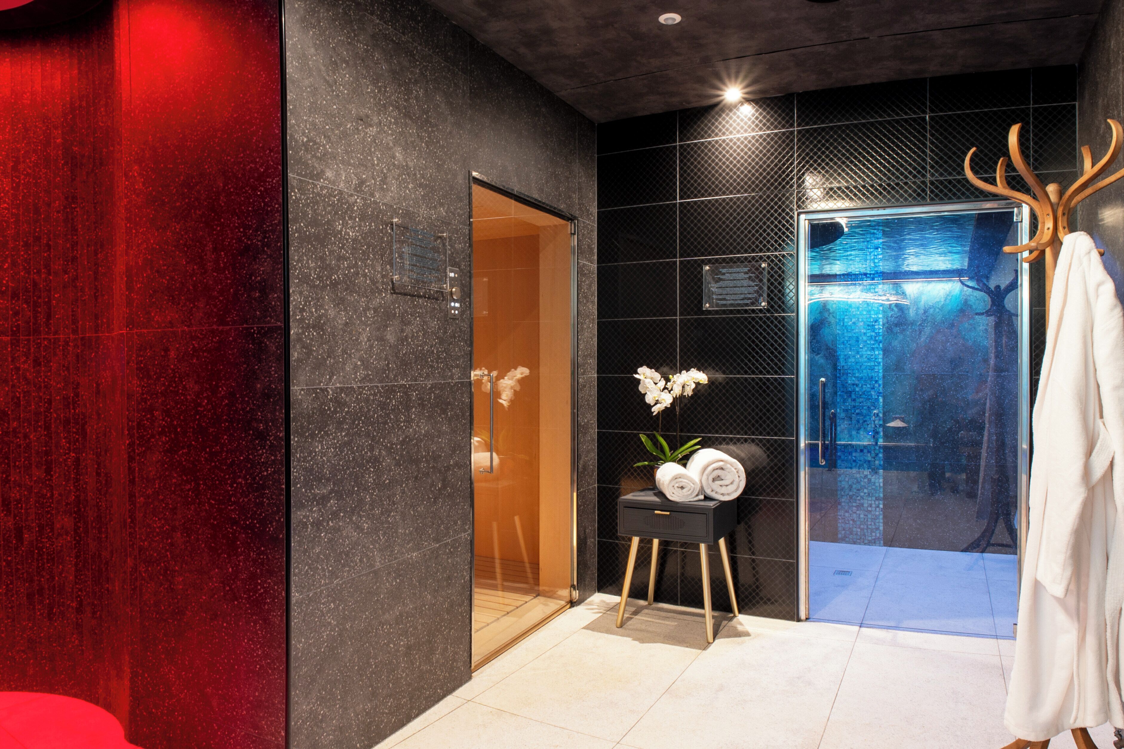 Body scrubs, facials, 1 treatment room