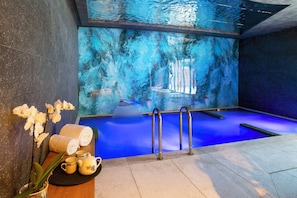 Gommages corporels, soins du visage, 1 salle de soins