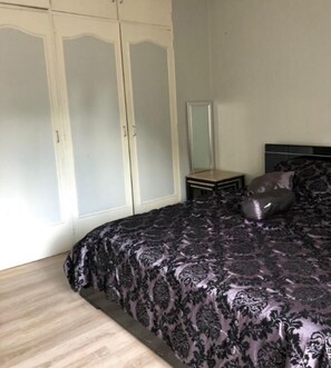 3 Schlafzimmer, Bügeleisen/Bügelbrett, WLAN, Bettwäsche