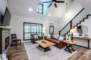 TV connectée, cheminée, baby-foot