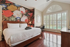 4 室のベッドルーム、WiFi、ベッドシーツ