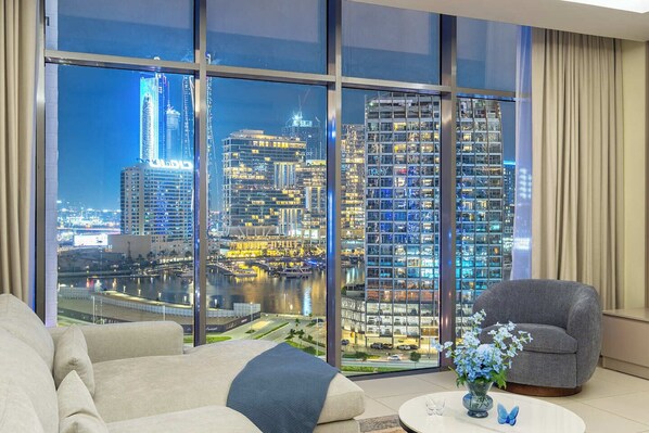 Luxury-Apartment, 3 Schlafzimmer, Kanalblick, Executive-Etage | Blick auf die Stadt