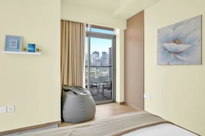 Luxury-Apartment, 3 Schlafzimmer, Kanalblick, Executive-Etage | 3 Schlafzimmer, hochwertige Bettwaren, Select-Comfort-Betten