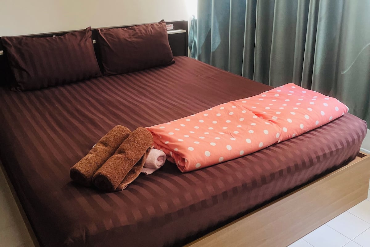 One bedroom king bed | Desk, laptop workspace, blackout drapes, bed sheets