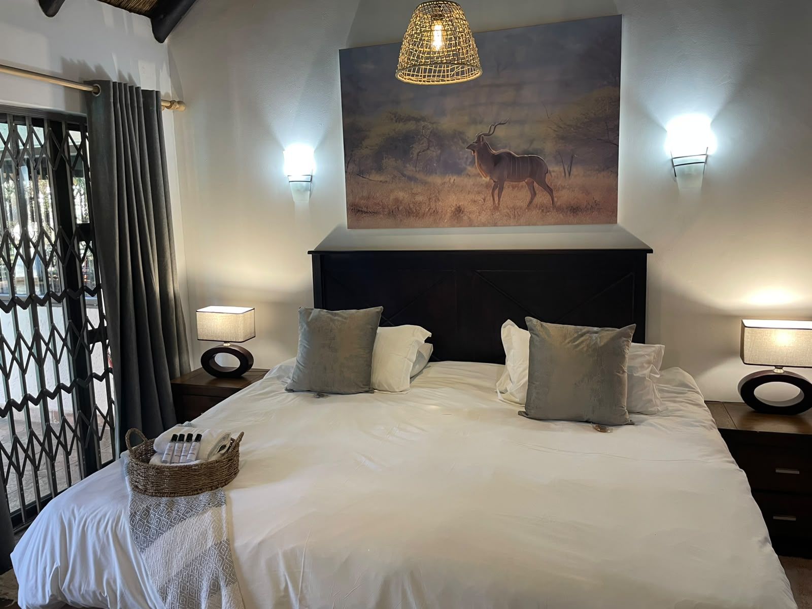 Habitación doble Deluxe, baño en la habitación | Sábanas de algodón egipcio y ropa de cama de alta calidad 