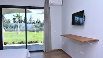 4 habitaciones, tabla de planchar con plancha, wifi y ropa de cama