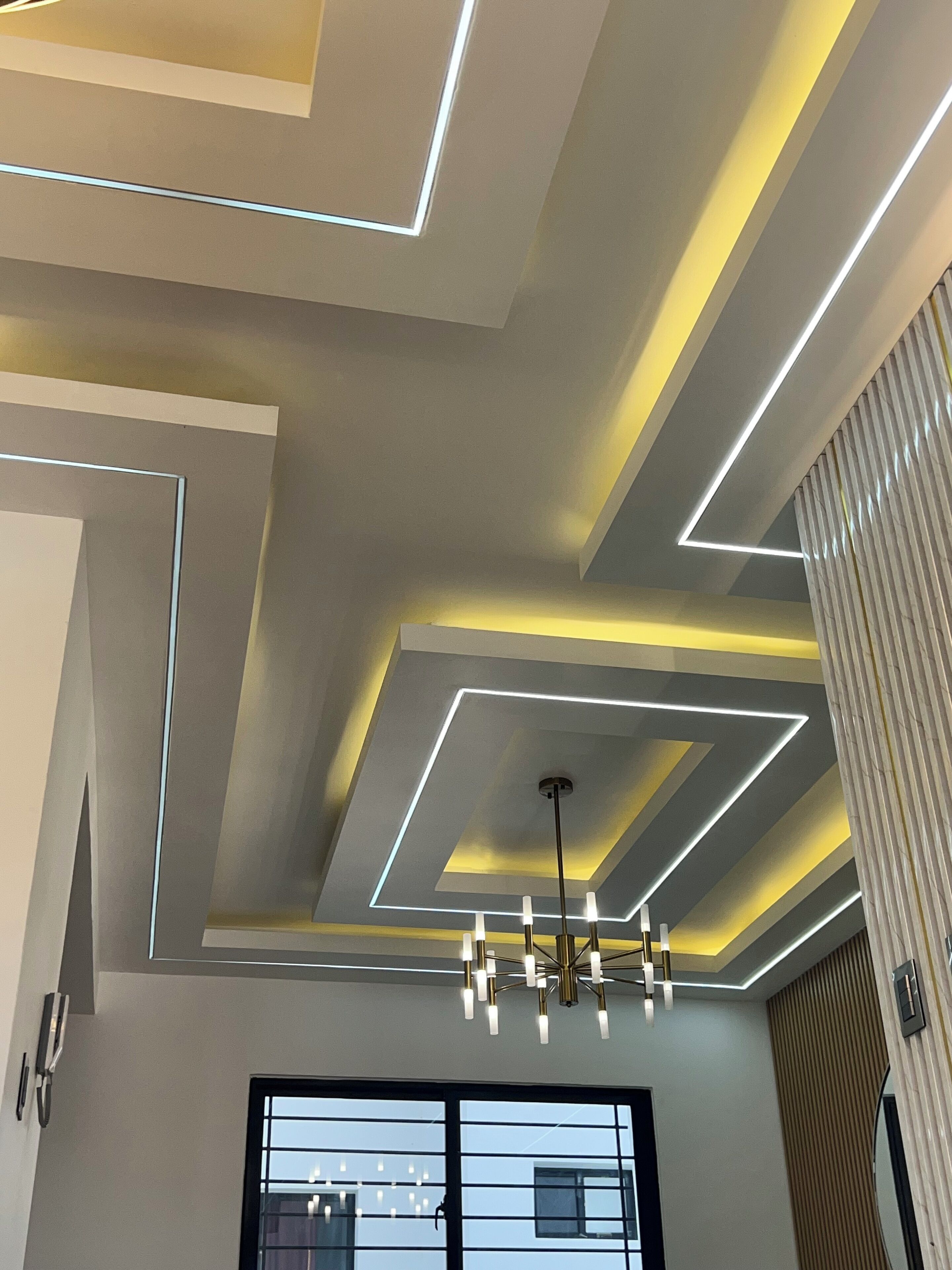 舒適公寓 | 起居區 | 65-吋智慧型電視，提供有線頻道