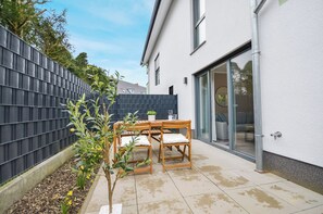Outdoor dining - Stil und Komfort Terrasse - Parkplatz (Bielefeld)