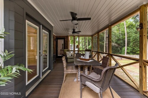 Blake Washington Estate Features Golfing/Tennis/Lake/Swimming Pool/Country Club!