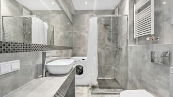 Apartemen Klasik, pemandangan kota | Kamar mandi