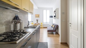 Private kitchen - Bright and Comfortable Studio Flat, Way Central! (Bologna)
