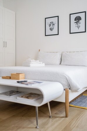 1 bedroom, iron/ironing board, travel cot, WiFi