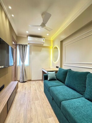 Smart TV - Sunshine B : A Cozy Apartment 
Premium Service Apartments, Khar - Bandra (Mumbai)