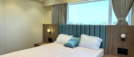 1 bedroom, desk, free WiFi, bed sheets