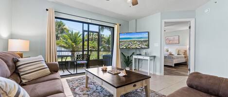 Una Smart TV, libros