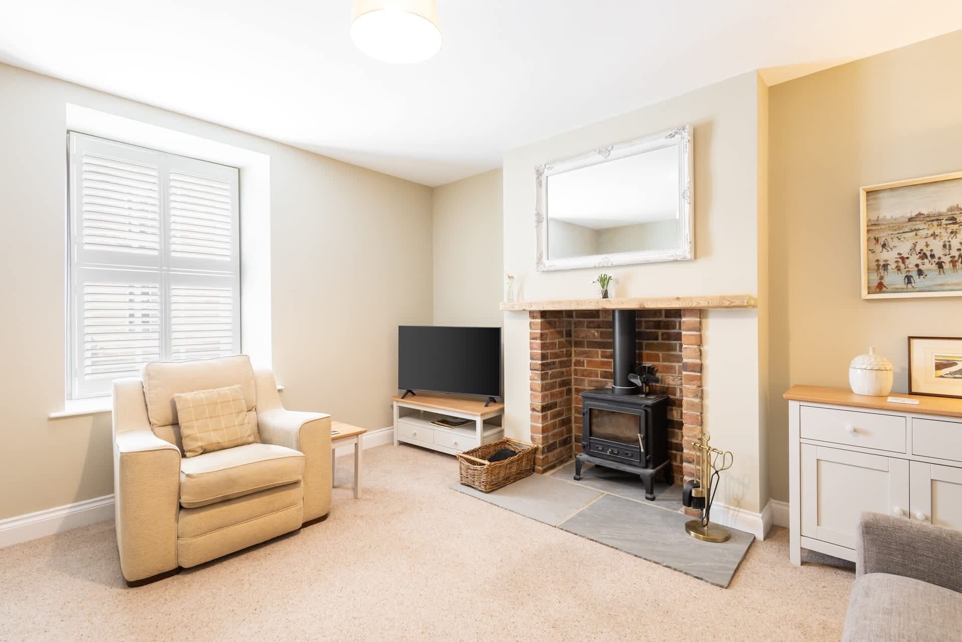 TV, fireplace, offices