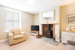 TV, fireplace, offices