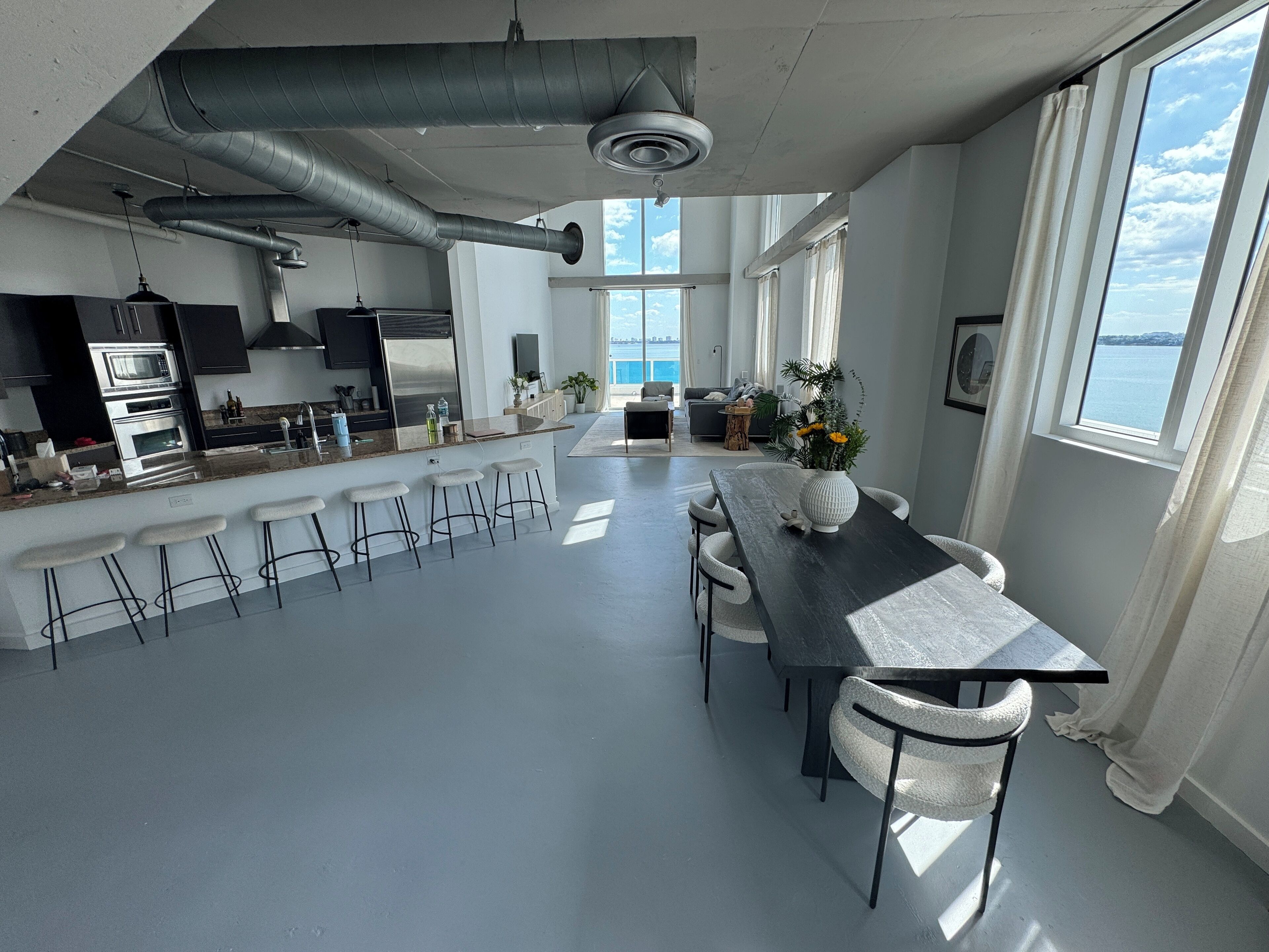 Huge Waterfront Loft with Giant Balcony