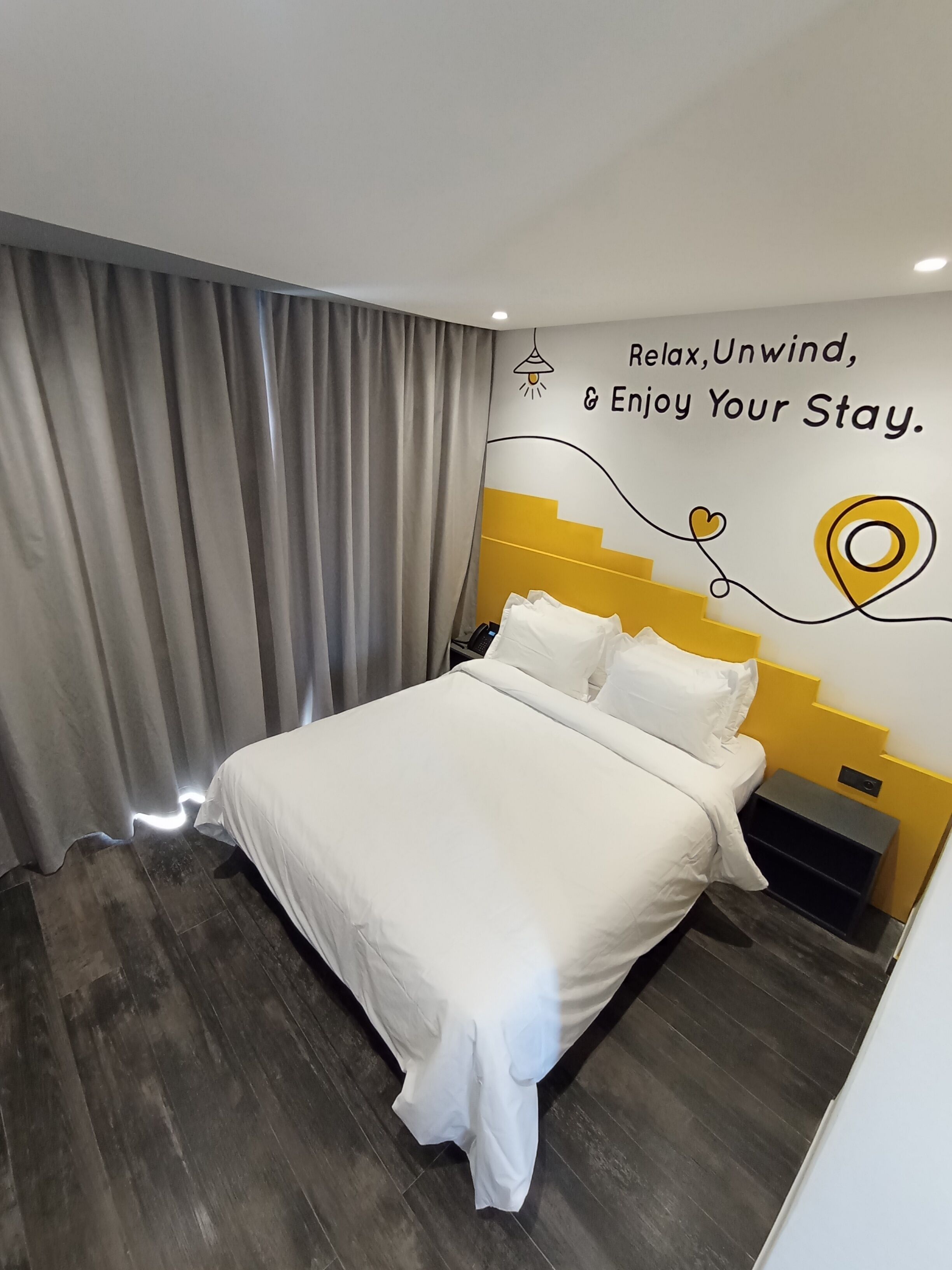 Blackout drapes, free WiFi