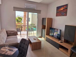 TV - Stylish Apt Kato Paphos Close to Beach & Vibrant Harbor Life (Kato Paphos, Paphos)