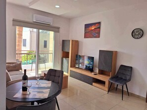TV - Stylish Apt Kato Paphos Close to Beach & Vibrant Harbor Life (Kato Paphos, Paphos)
