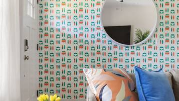 Maison, 4 chambres | Coin séjour | TV connectée