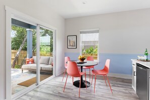 House, 4 Bedrooms | Dining