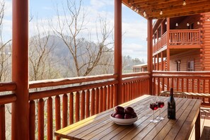 House, 6 Bedrooms | Outdoor dining - Boulder Ridge Haven Luxe Family Playground 6 Bedroom Home by Overmoon (Sevierville)