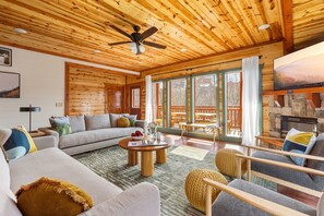 House, 6 Bedrooms | Living area | Smart TV - Boulder Ridge Haven Luxe Family Playground 6 Bedroom Home by Overmoon (Sevierville)