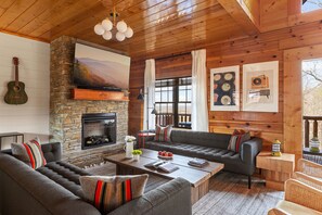 Casa, 6 quartos | Área de estar | Smart TV