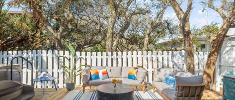 House, 4 Bedrooms | Property grounds