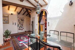 40-inch flat-screen TV with digital channels - Florence Charme by Mmega (Florence)