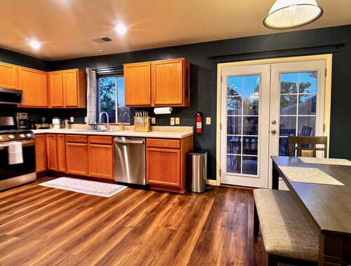 Route 66 Luxury Condo Coffee Bar & EV Charging