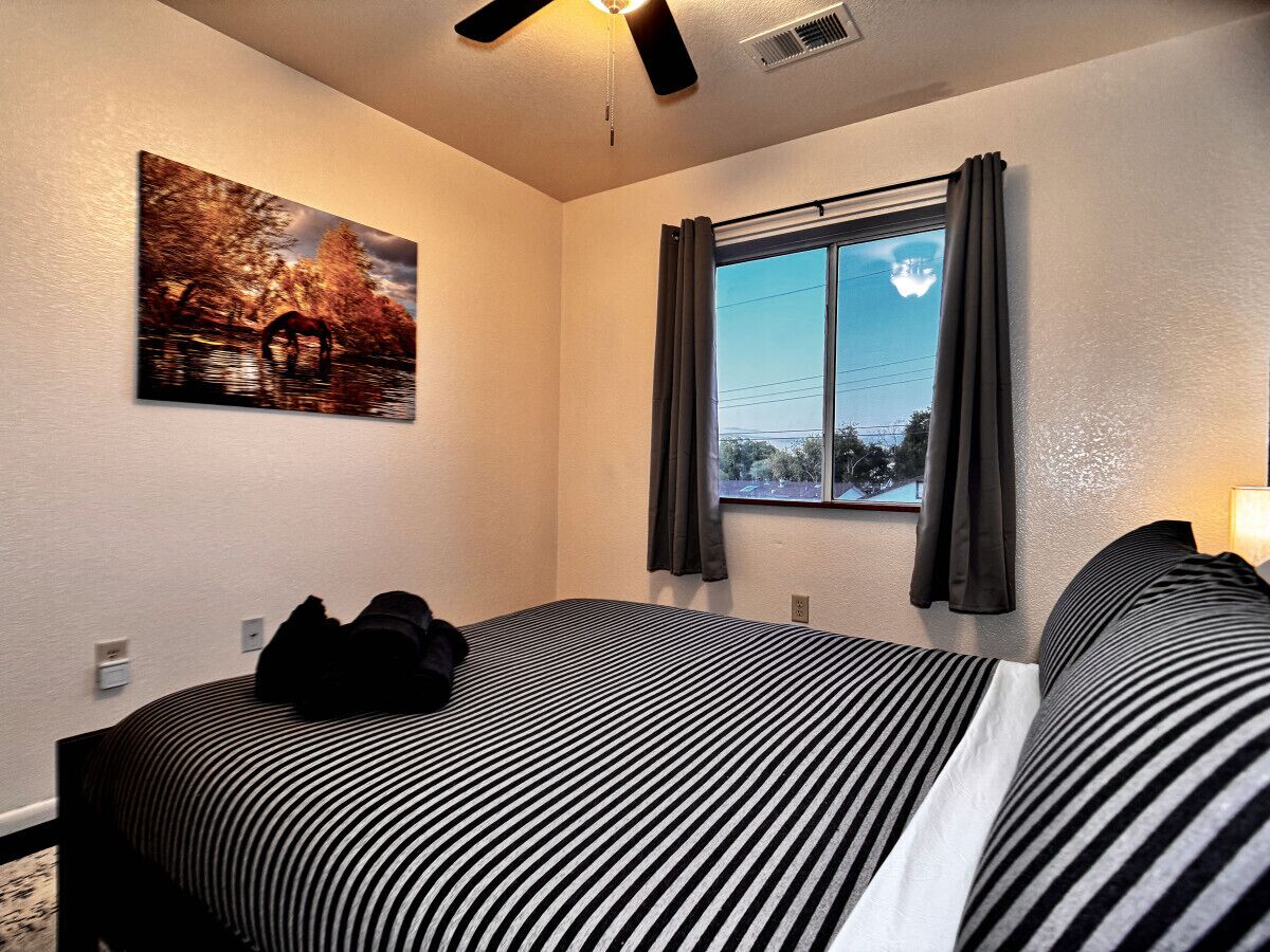3 bedrooms, desk, iron/ironing board, free WiFi