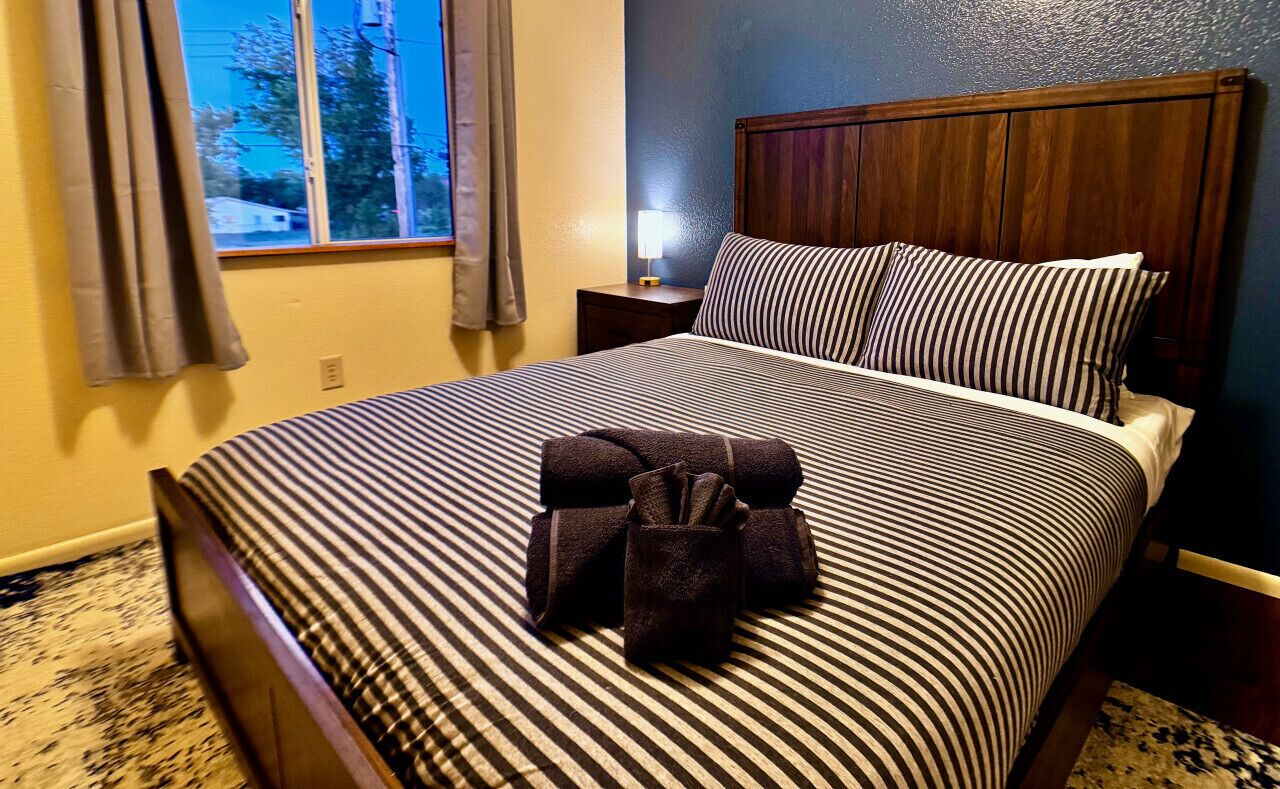 3 bedrooms, desk, iron/ironing board, free WiFi