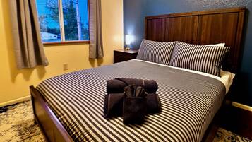 3 bedrooms, desk, iron/ironing board, free WiFi